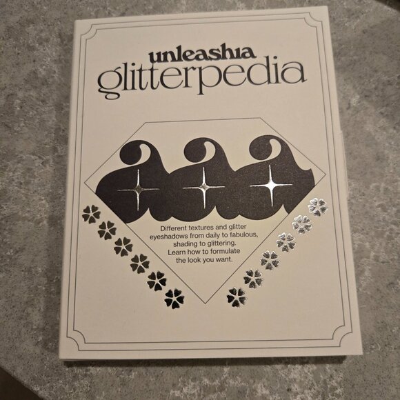 Unleashia Glitterpedia All of Dusty Rose - Picture 2 of 4